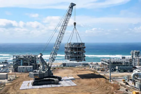 Coastal module lift case study